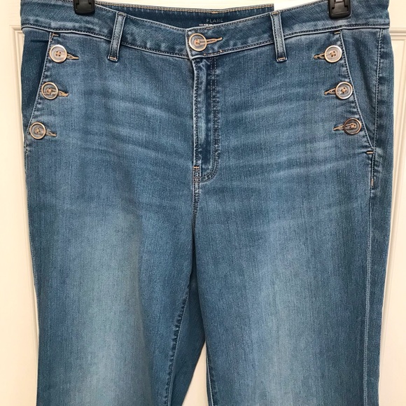 NWT Chico’s Button Flare Jean - Picture 6 of 16